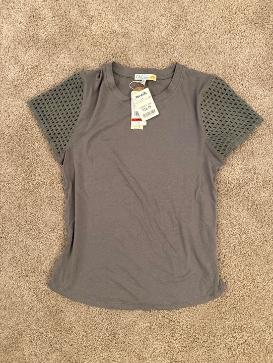 C&C California Tops - NWT C&C California Gray Top with Crochet Sleeves Size XS